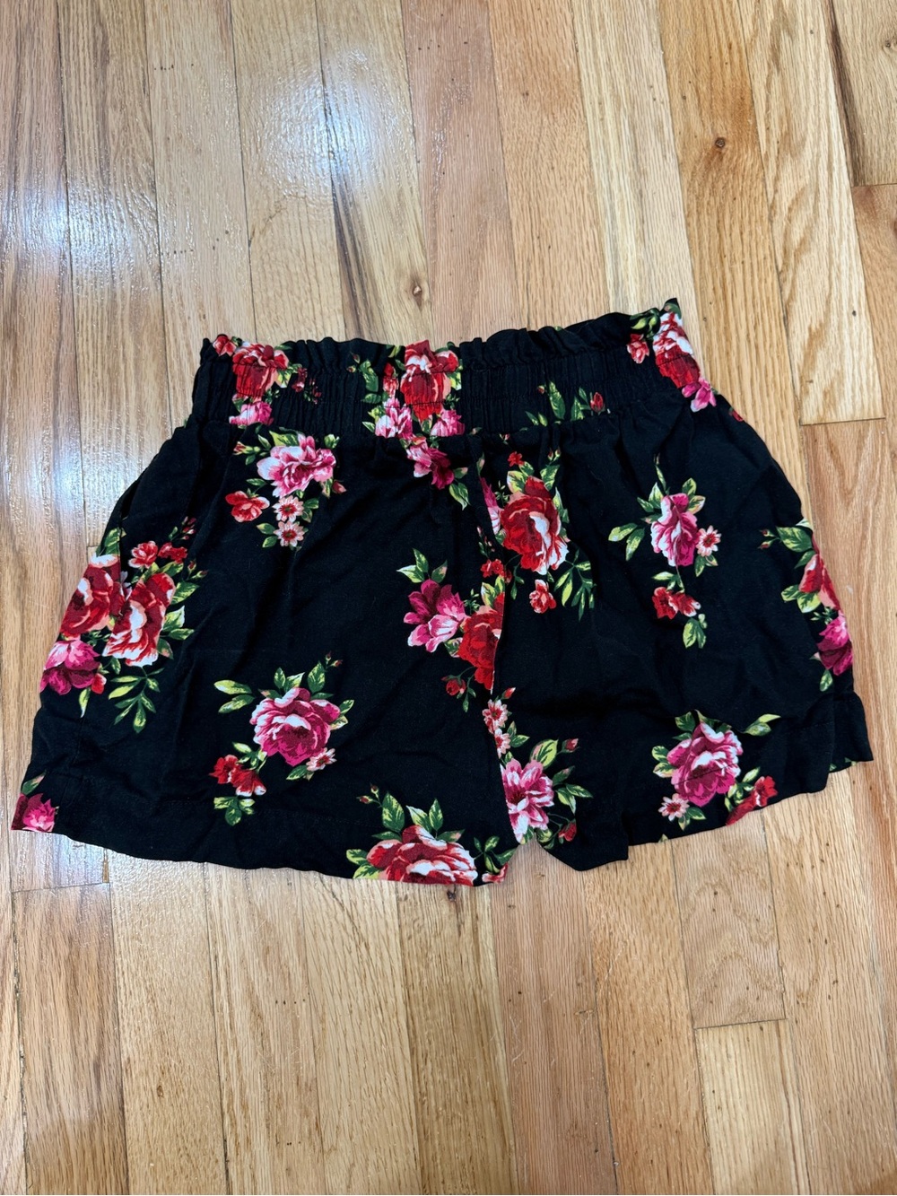 Floral Black Women's Elastic Waist Shorts